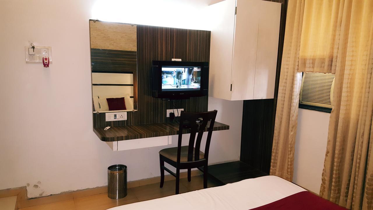Hotel Khandesh Residency 潘韦尔 外观 照片